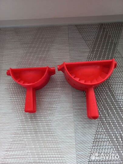 Приспособление для лепки пельменей и вареников