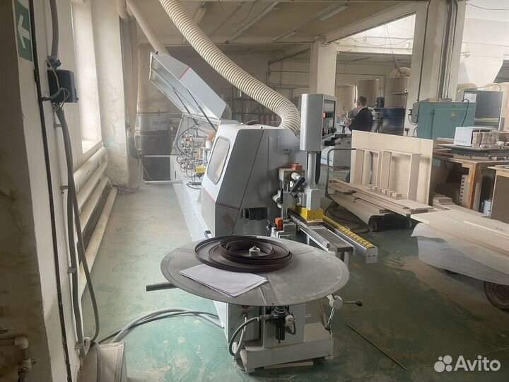 Кромкооблицовочный станок