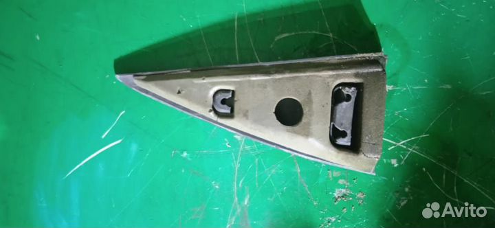 Уголок задней двери Opel Meriva A