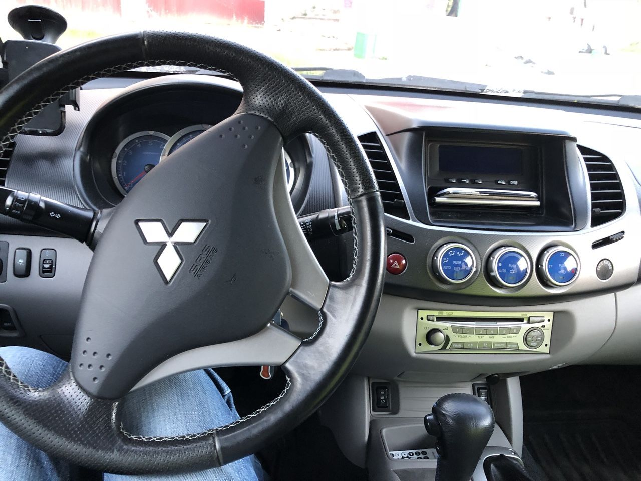 Mitsubishi L200: фото владельца