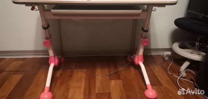 Учебный стол