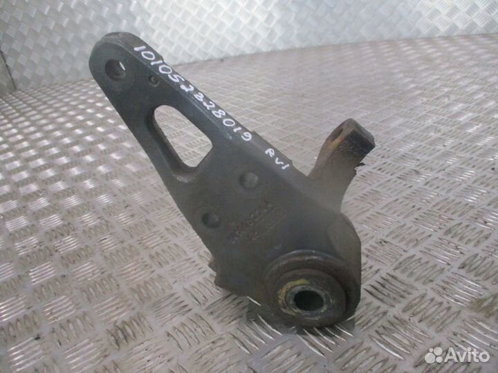 Кронштейн передней рессоры левый задний renault 50