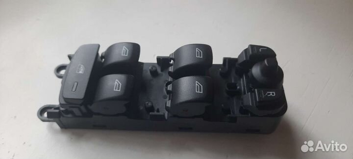 Блок стеклоподъемников Volvo 31334345