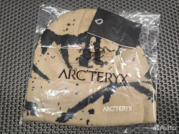 Зимняя шапка arcteryx