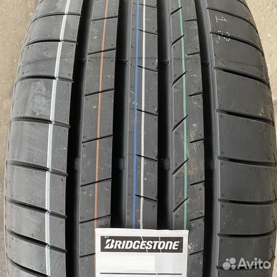 Bridgestone Alenza 001 235/45 R20 96W