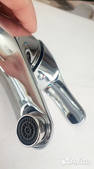 Смеситель для раковины (ванны)