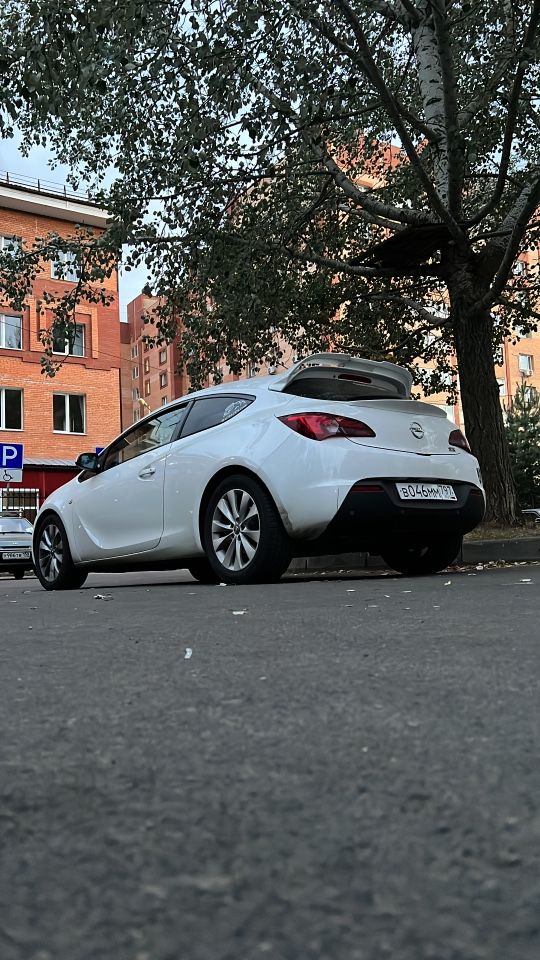 Opel Astra GTC: фото владельца
