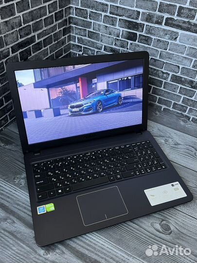 Pentium Gold 4417U/MX 110 2GB/SSD 240/8GB