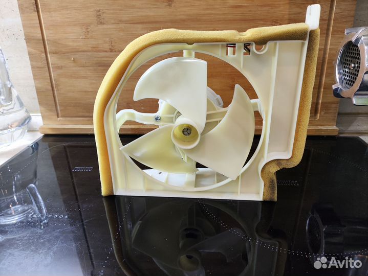Вентилятор обдува компрессора холодильник Samsung
