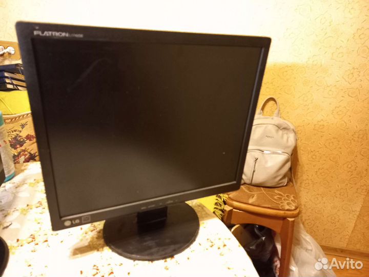 Монитор lenovo 21' и LG 17'