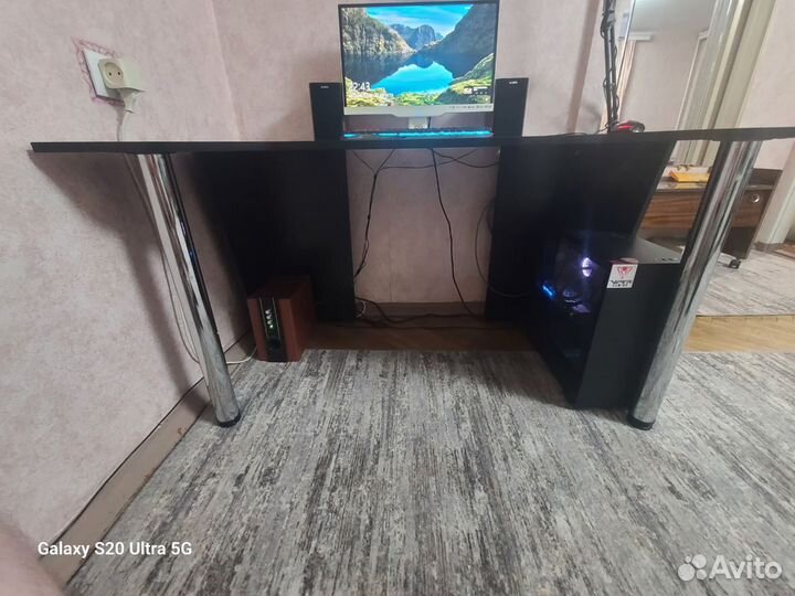 Компьютерный стол