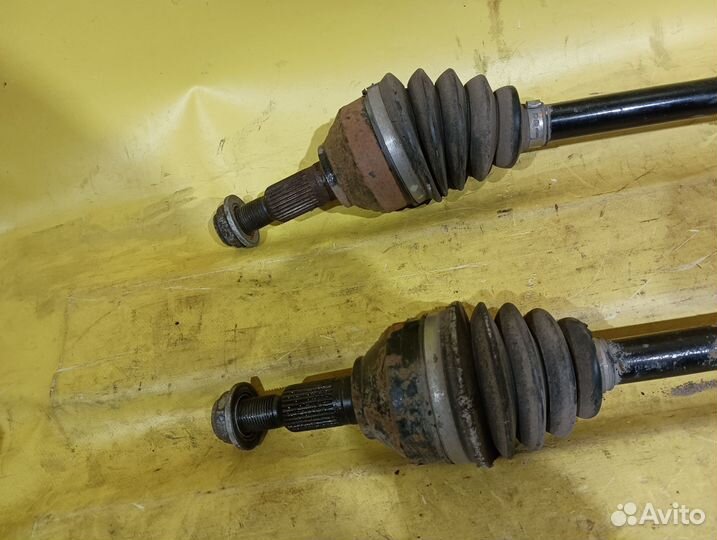 Полуось задняя Cadillac SRX 2003-2009