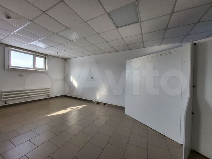 Торговая площадь с подьемником 145 м²