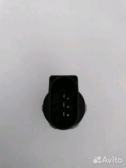 Датчик давления топлива в рампе, мерседес