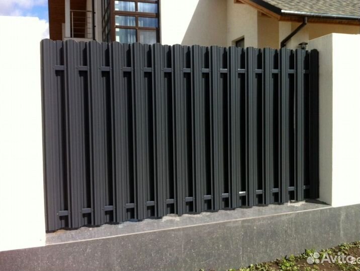 Забор штакетник металлический
