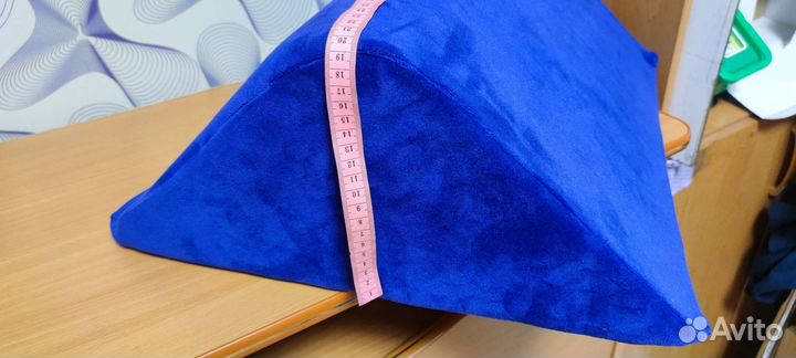 Подушка под колени на кушетку