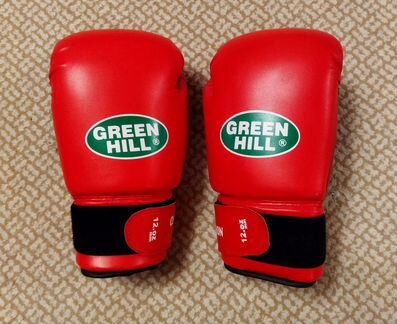 Боксерские перчатки и защита
