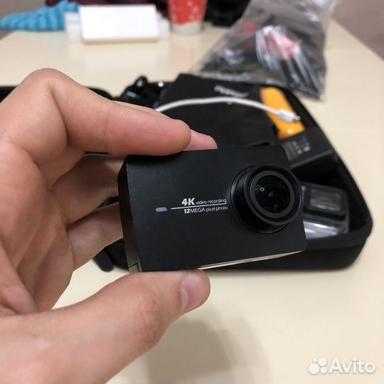 Экшн камера xiaomi Yi 4k