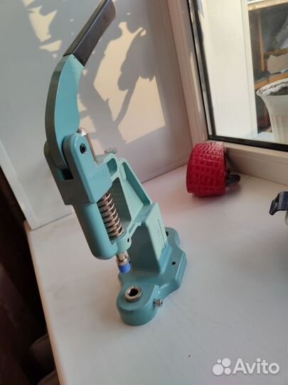 Пресс для установки кнопок и люверсов