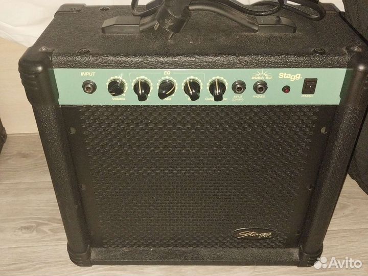 Басовый комбоусилитель