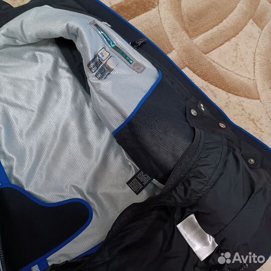 Костюм горнолыжный