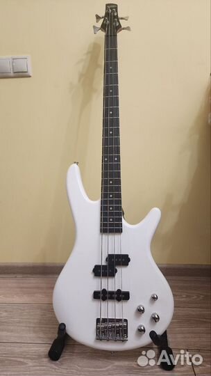 Басс гитара ibanez