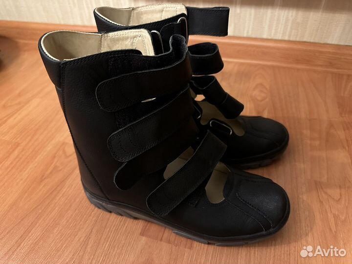 Ортопедические сандали 37 р-р закрытые