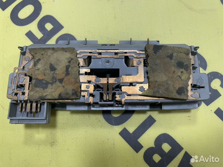 Плафон салонный Nissan Primera P12