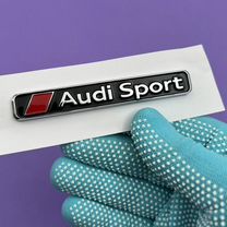 Эмблема Audi Sport на крышку багажника надпись