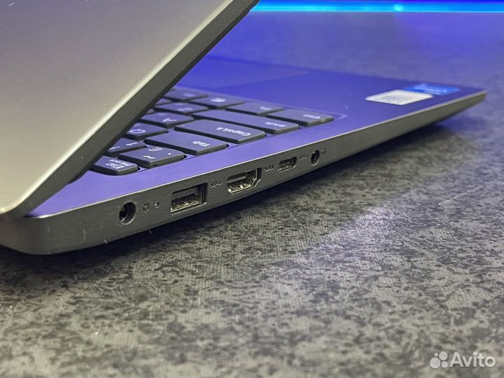 Ноутбук Lenovo i3 1115G4 4GB 256 SSD 15,6 Full HD