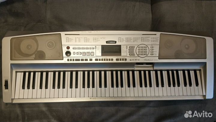 Синтезатор Yamaha Portable Grand DGX-300