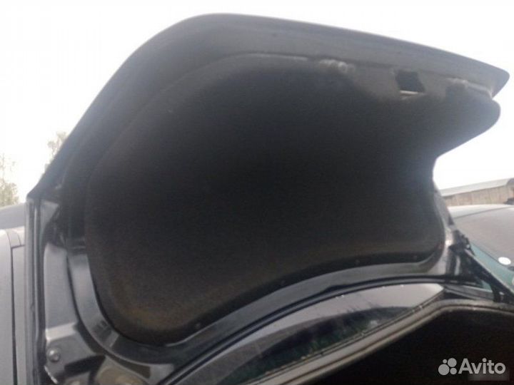 Обшивка крышки багажника Ford Focus 2008