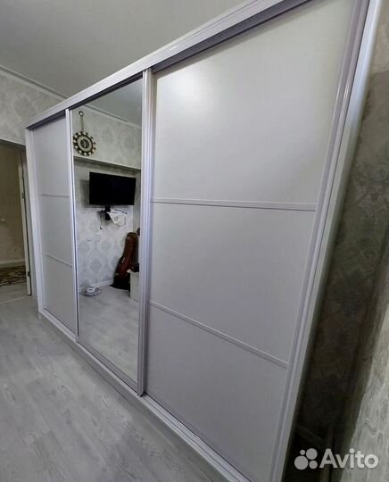 Шкафы с полками