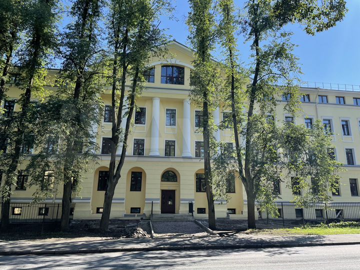 4-к. квартира, 129,4 м², 1/4 эт.