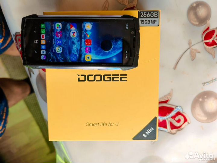 DOOGEE Smini, 8/256 ГБ