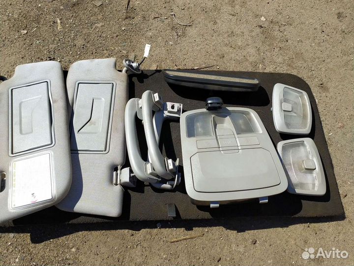 Фонарь потолка SsangYong actyon 2011 года