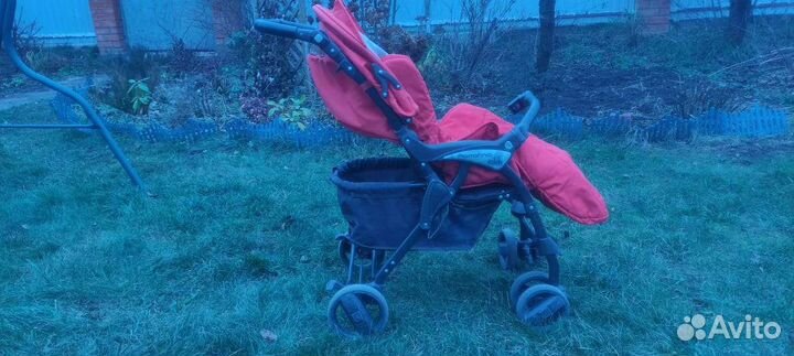 Прогулочная коляска