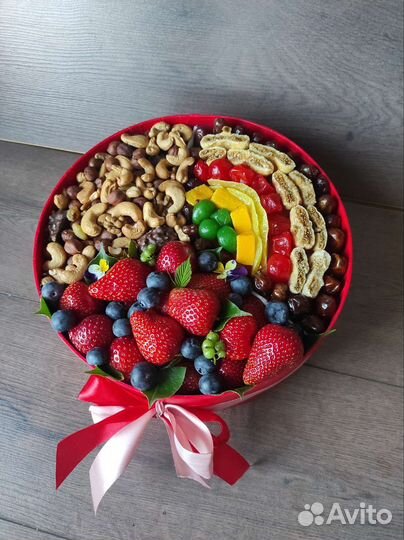 Съедобный подарок / Набор сухофруктов и орехов