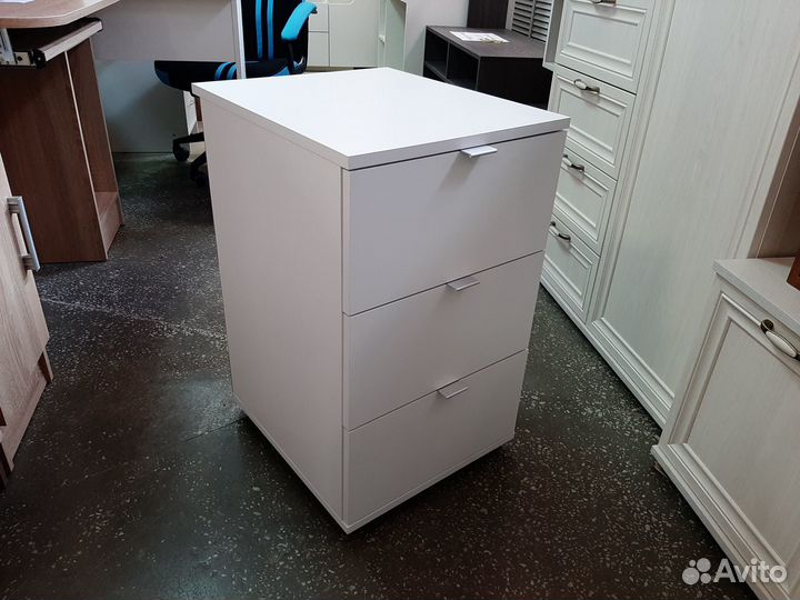 Тумба 3 ящика белая