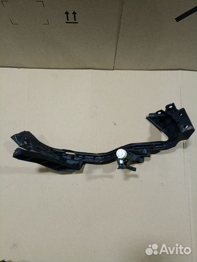 Кронштейн бампера передний Subaru Impreza GP2