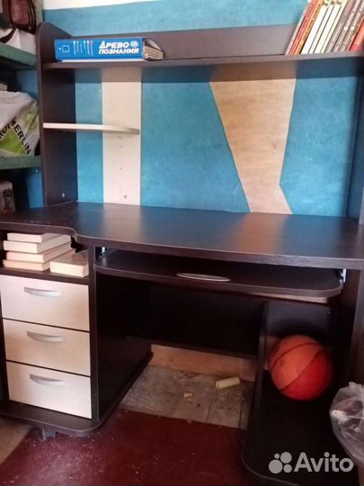 Компьютерный стол