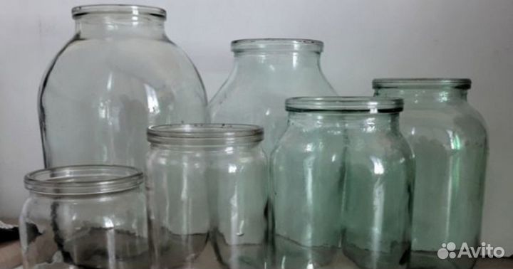 Банки и бутылки разного объема