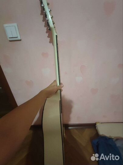 Акустическая двенадцати струнная гитара