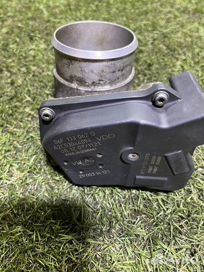 Дросельная заслонка 06F 133 062 G