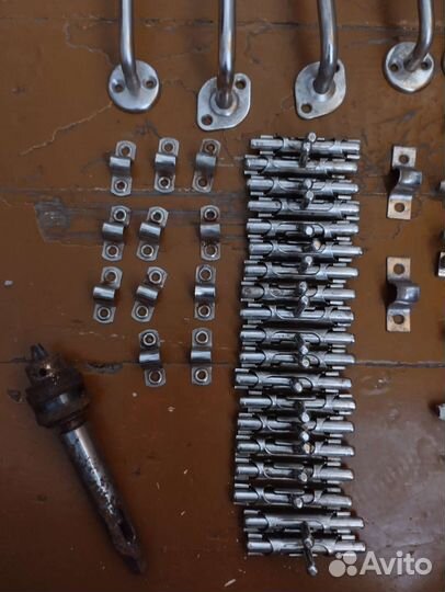 Щеколды, ручки, навесы СССР для окон и дверей