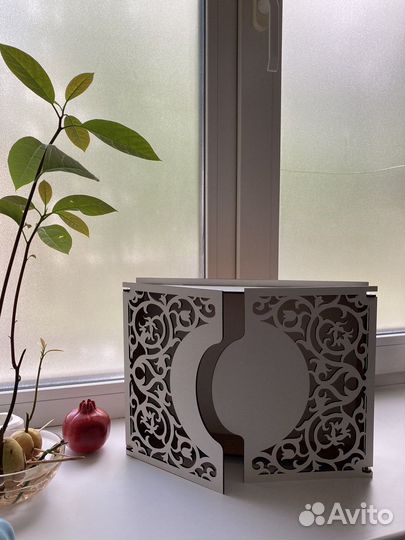 Деревянная шкатулка