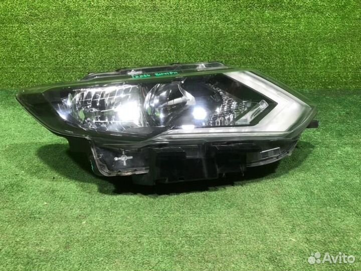 Фара правая Nissan X-Trail