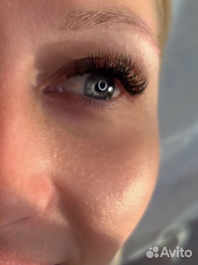 Наращивание ресниц/коррекция бровей