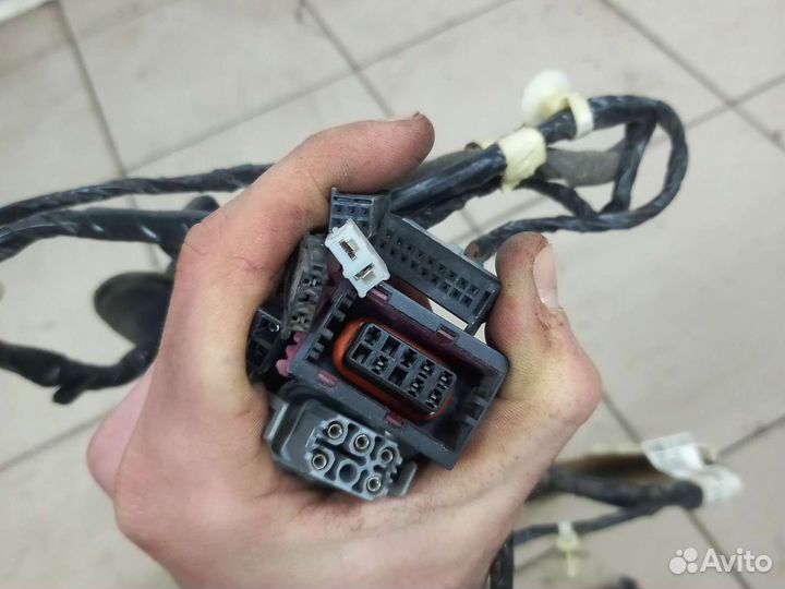 Проводка передней правой двери Опель Астра Н