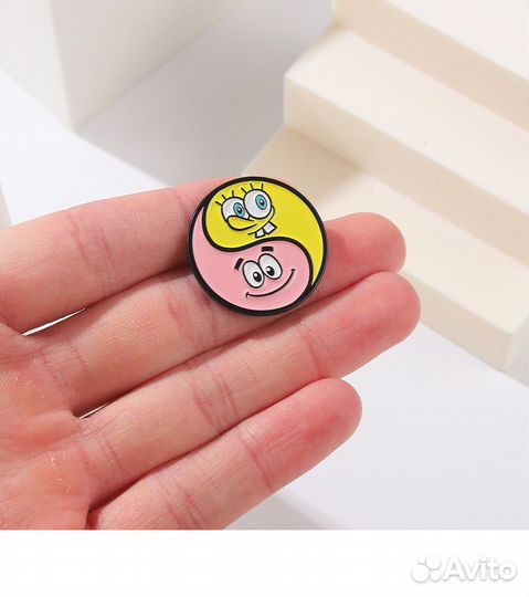 Значок спанч боб и патрик металлический